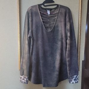 Glitzy Girl 1XL Camo TieDye w/ Leopard accent